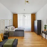 Modern & Elegant, 3 Min Of Wenceslas Square