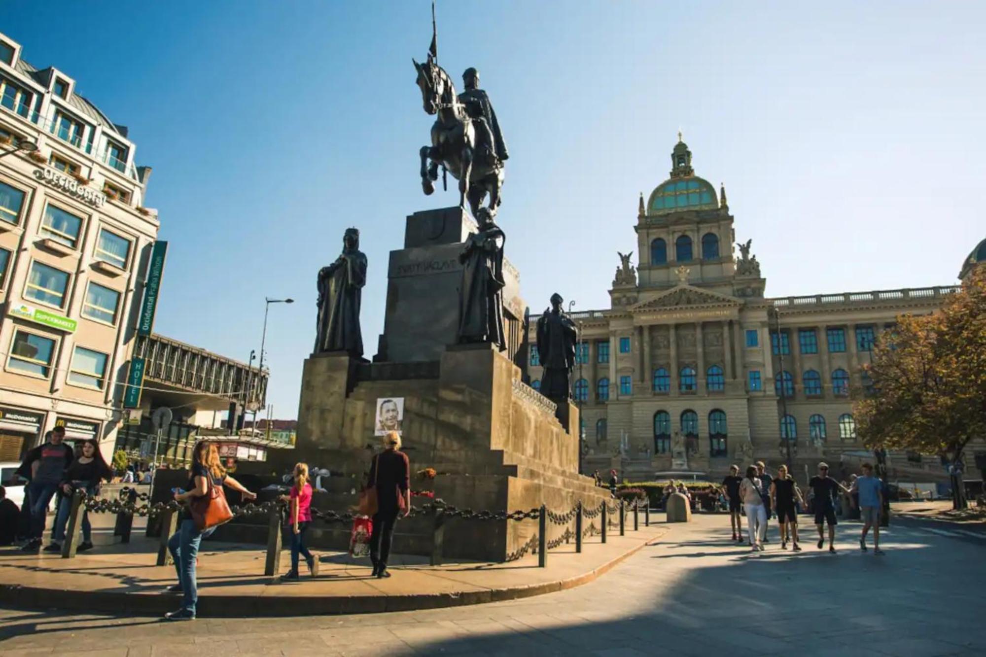 Modern & Elegant, 3 Min Of Wenceslas Square Apartment *